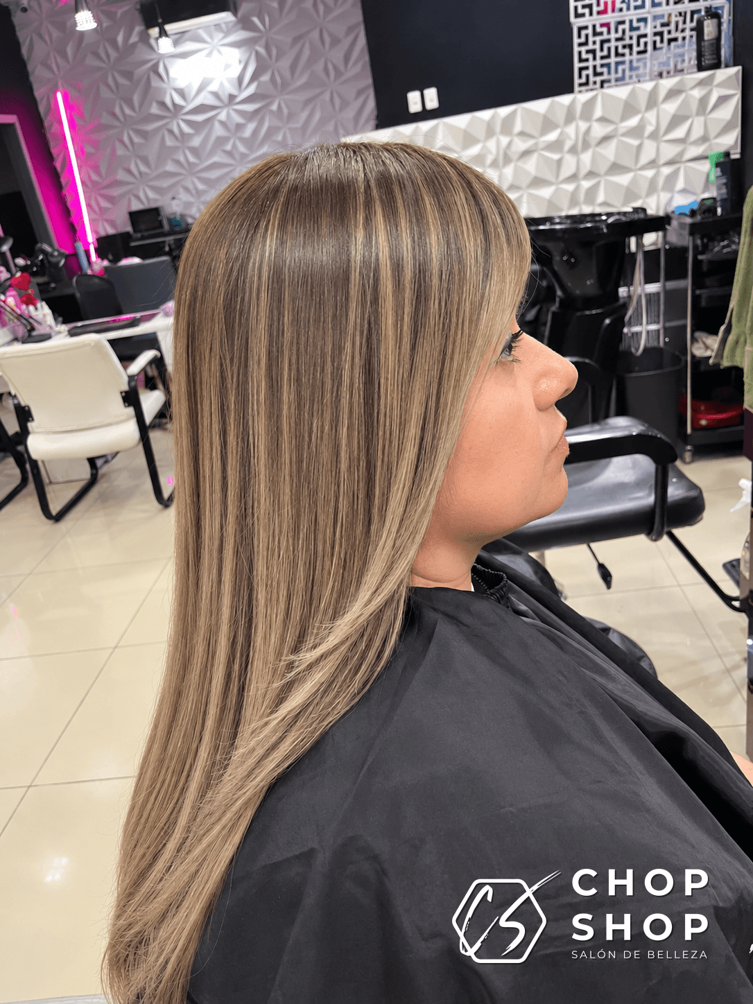 Women's precision haircut with wash and blowout in Tijuana